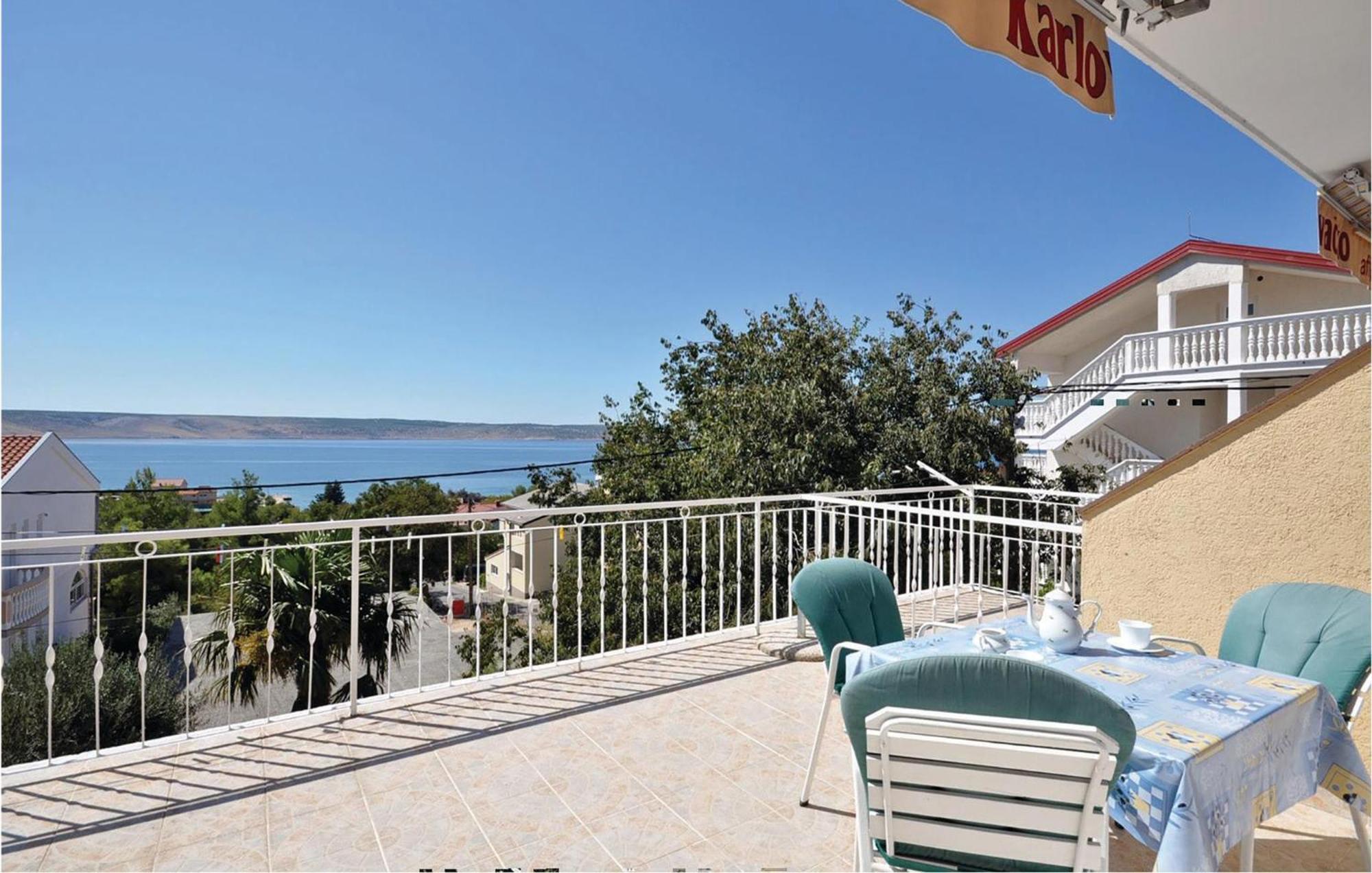 2 Bedroom Lovely Apartment In Starigrad Paklenica Extérieur photo